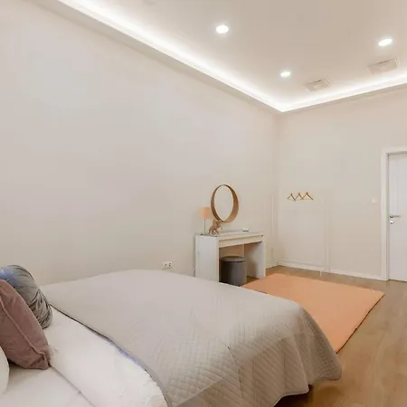 شقة Grand Boulevard Flat Soaking Tub & 3 Beds بودابست