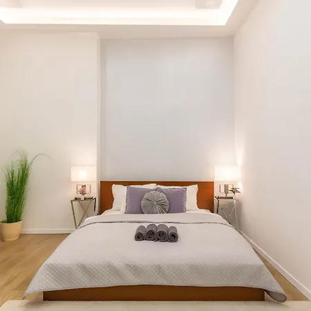 Grand Boulevard Flat Soaking Tub & 3 Beds شقة