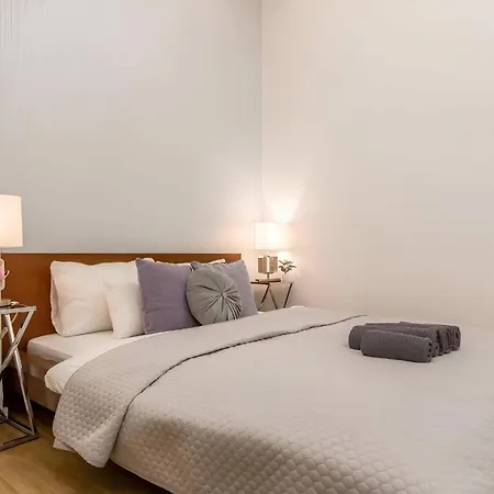 아파트 Grand Boulevard Flat Soaking Tub & 3 Beds *